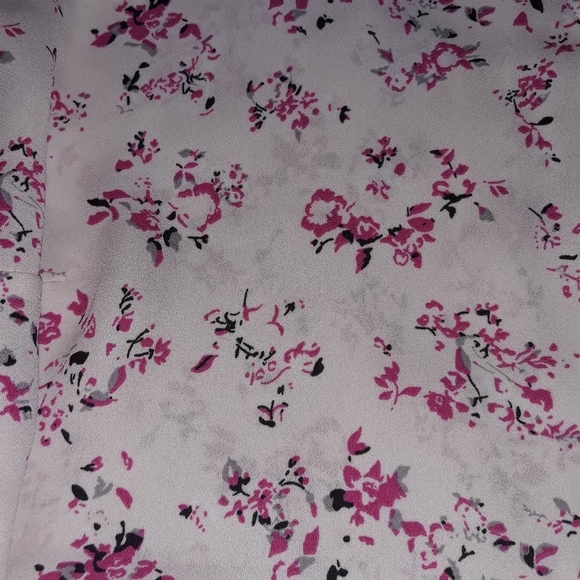 Kaari Blue Size 0X Curvy Pink Liberty Floral Print Spring Summer Vacation Top - Picture 3 of 7